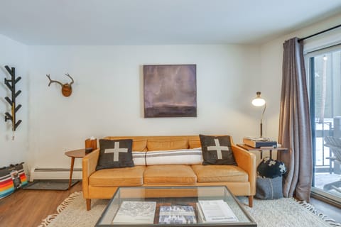 Walk to Peak 8 Base: Modern Breck Condo Apartment in Breckenridge