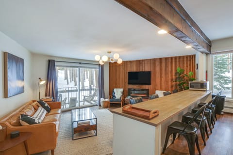 Walk to Peak 8 Base: Modern Breck Condo Apartment in Breckenridge