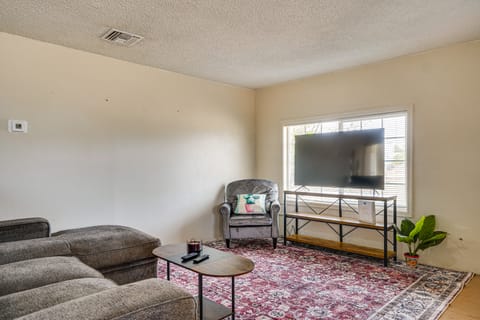 6 Mi to Old Bisbee! Charming Family Home w/ Yard House in Bisbee