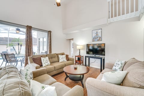 8 Mi to Disney: Kissimmee Home w/ Lanai & Pool! House in Kissimmee