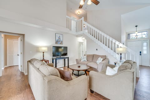 8 Mi to Disney: Kissimmee Home w/ Lanai & Pool! House in Kissimmee