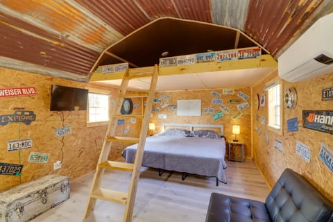 Higden Studio Cottage < 1 Mi to Greers Ferry Lake Apartment in Greers Ferry Lake