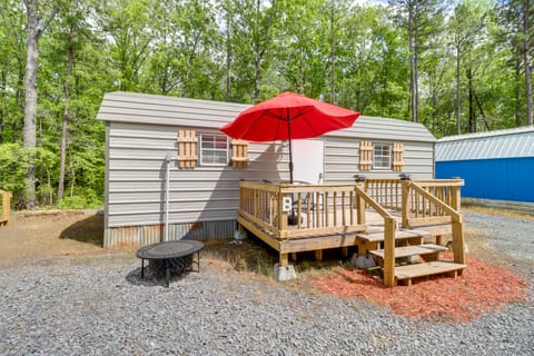 Higden Studio Cottage < 1 Mi to Greers Ferry Lake Apartment in Greers Ferry Lake