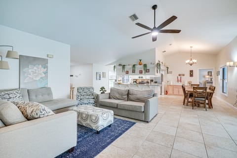 5 Mi to Downtown: Cape Coral Retreat w/ Lanai! House in Cape Coral