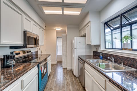 Cozy Antelope Home ~ 14 Mi to Sacramento! House in North Highlands