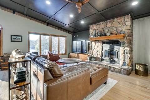 Pet Friendly w/ Game Room, Hot Tub & Private Dock! House in Wisconsin