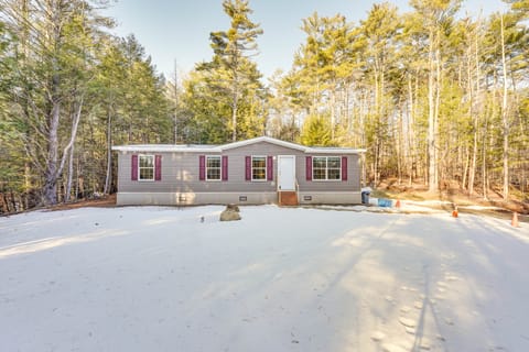 < 1 Mi to Beach: Peaceful Brant Lake Home! House in Capital District, NY, USA