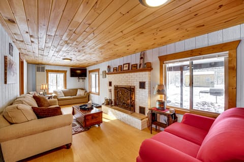 Pet-Friendly Irons Cottage w/ Fire Pit & Fireplace Cottage in Michigan