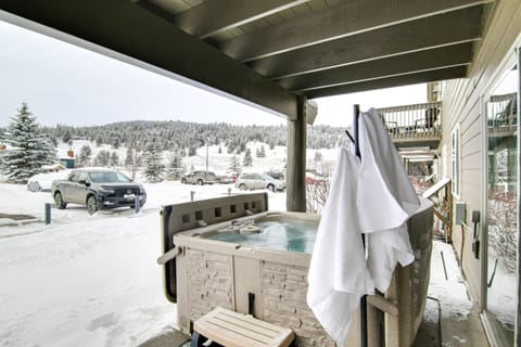 First-Floor Big Sky Condo with Hot Tub! Apartment in Big Sky
