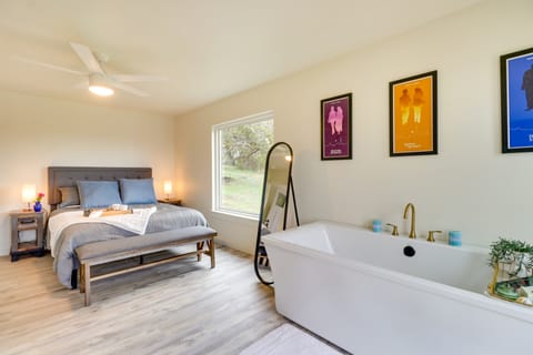 Serene Burnet Getaway w/ Buchanan Lake Views! House in Rio Grande