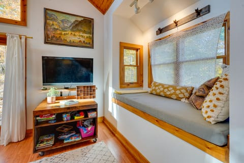 Delaware 'Wooded River Retreat' w/ Views & More House in Ohio