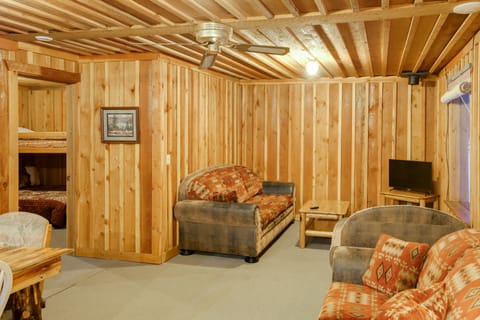 Quaint DeBorgia Retreat: Black Diamond Guest Ranch House in Idaho