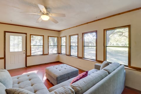 Lake Days & Golf Outings: Summerfield Group Escape House in Florida