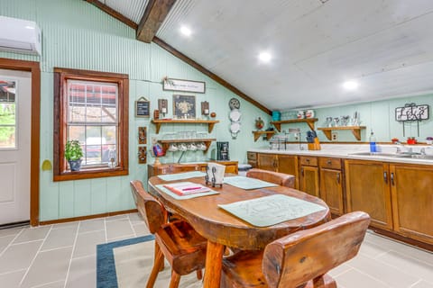 Bunkhouse-Style Studio in Elkins Near ATV Trails! Apartment in Arkansas