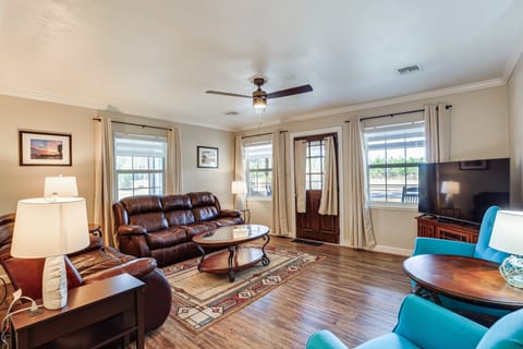 Pet-Friendly Florida Escape w/ Patio & Fire Pit! House in Florida