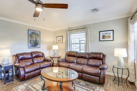 Pet-Friendly Florida Escape w/ Patio & Fire Pit! House in Florida