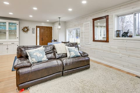 Quiet Shepherd Home: Near CMU Campus! House in Michigan