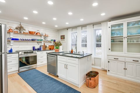 Quiet Shepherd Home: Near CMU Campus! House in Michigan