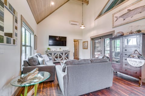 Riverfront Fisher’s Paradise in Florida w/ Dock! House in Florida