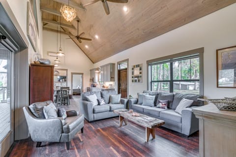 Riverfront Fisher’s Paradise in Florida w/ Dock! House in Florida