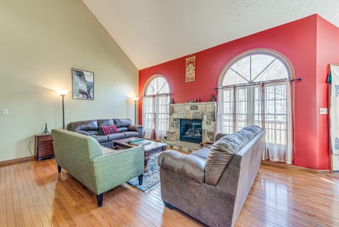 11 Mi to Camelback Resort: Tobyhanna Home! House in Coolbaugh Township