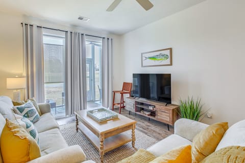 Golf Course View & Pool Access: River Oaks Condo Apartment in Carolina Forest