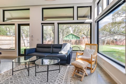 Dog-Friendly Austin Guest House: 3 Mi to Downtown Apartment in Zilker