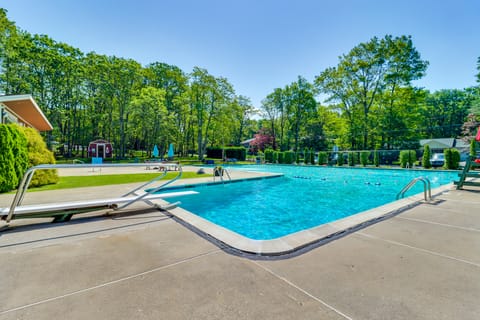 Peaceful Pocono Gem! Cabin 6 Mi to Dtwn Jim Thorpe House in Luzerne County