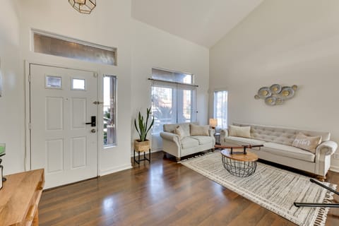 Lake Elsinore Home w/ Pool - 44 Mi to Disneyland! House in Lake Elsinore