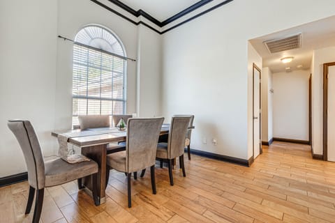 Hot Tub & Patio! Family Getaway in Ocean Springs House in Ocean Springs