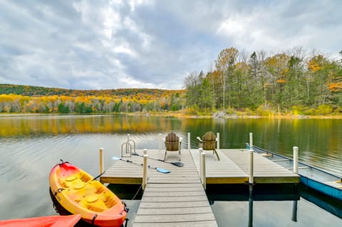 Great Barrington Lakeside Getaway w/ Kayak & Grill House in Great Barrington