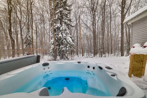 Pennsylvania Home w/ Hot Tub: 7 Mi to Kalahari! House in Coolbaugh Township
