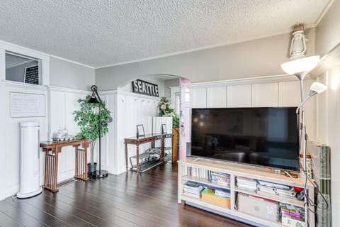 Walkable Queen Anne Cottage < 1/2 Mi to Kerry Park House in Queen Anne