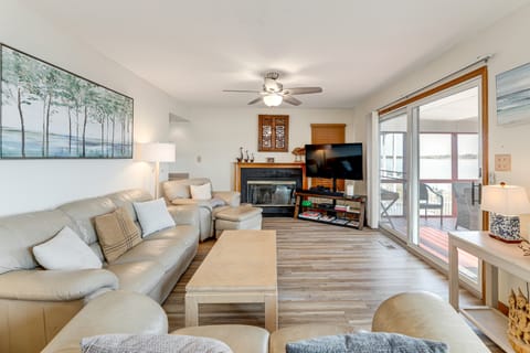 Boat Dock! Waterfront Group Getaway in Ocean Pines House in Ocean Pines