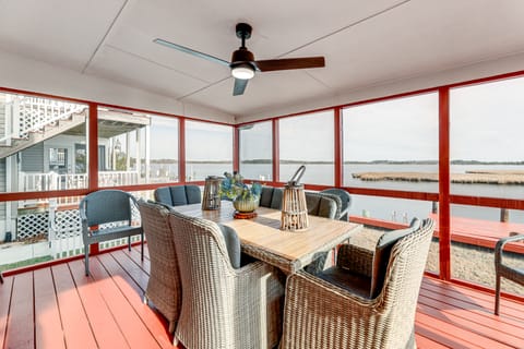 Boat Dock! Waterfront Group Getaway in Ocean Pines House in Ocean Pines