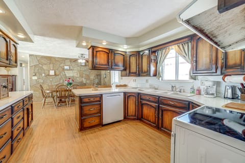 Idaho Vacation Rental: Day Trip to Yellowstone! House in Idaho