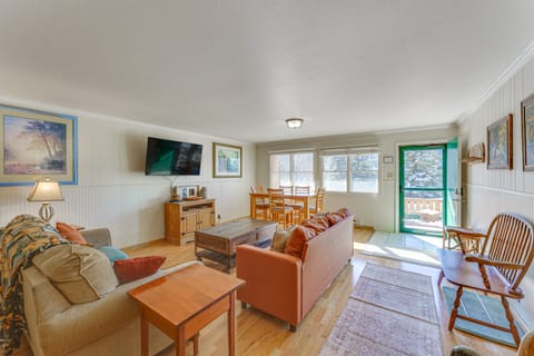 Main Street Red River Condo w/ Fireplace & Views! Apartment in Red River