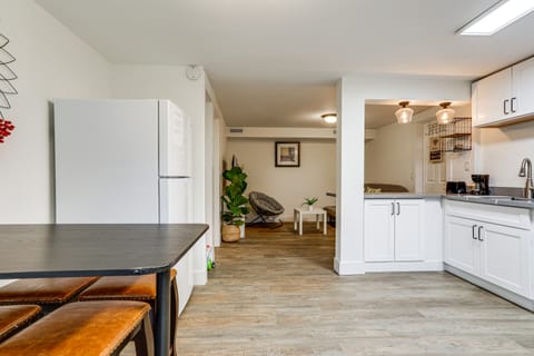 Walk to Beach & Lake Access: Cozy Redmond Apt! Apartment in Lake Sammamish