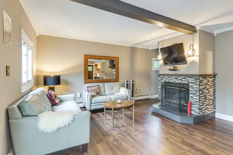 Gore Mountain Retreat: Deck & Game Room House in Capital District, NY, USA