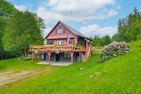 Gore Mountain Retreat: Deck & Game Room House in Capital District, NY, USA