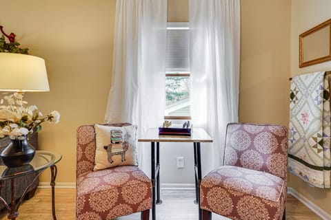 Zanesville Apartment w/ Porch - 3 Mi to Downtown! Apartment in Zanesville