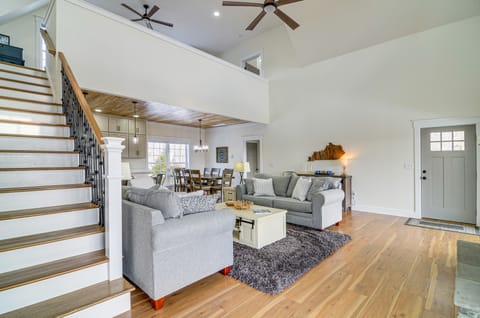 Dale Hollow Cottage w/ Covered Porch & Lake Views! Cottage in Tennessee