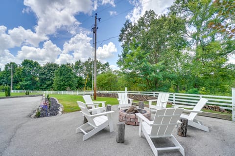 River-View Somerset Home: Large Deck, Fire Pit! House in Burnside