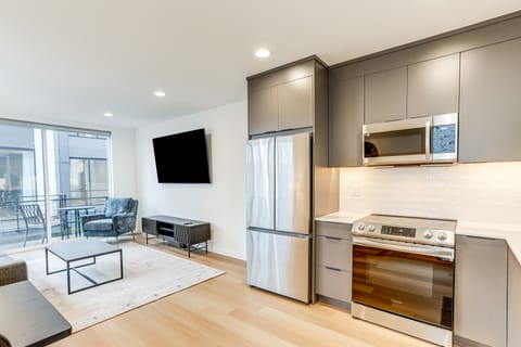Walk to Light Rail! Modern Seattle Townhome Apartment in Seattle