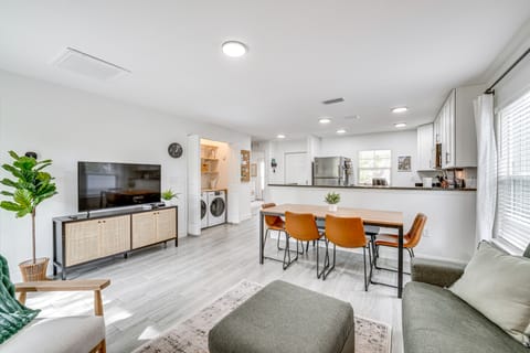 Modern Florida Bungalow: 3 Miles to Winter Garden! House in Winter Garden