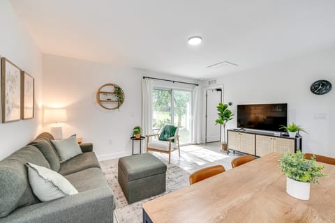 Modern Florida Bungalow: 3 Miles to Winter Garden! House in Winter Garden