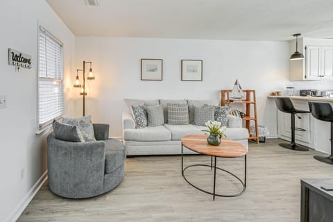 1 Mi to Beach: Cozy Grand Strand Townhome! Apartment in North Myrtle Beach