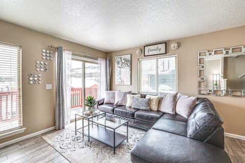 5 Mi to Keystone Resort: Mountain-View Townhome! Apartment in Dillon