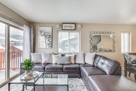 5 Mi to Keystone Resort: Mountain-View Townhome! Apartment in Dillon