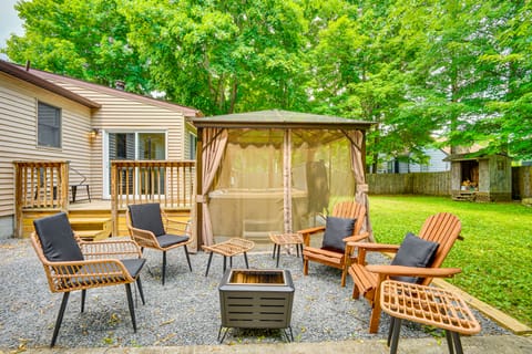 Family-Friendly Home w/ Hot Tub, Near Lake George! House in Warrensburg